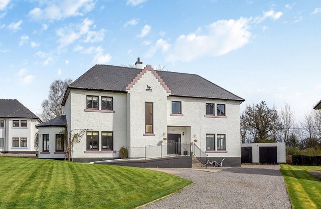 6 bedroom accommodation in Kirkhill, near Inverness