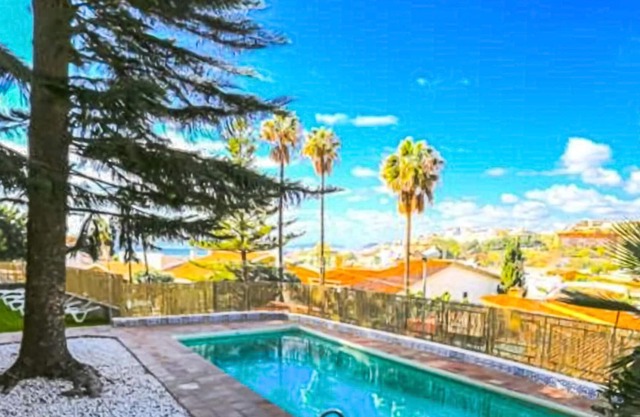 6 bedroom accommodation in Malaga