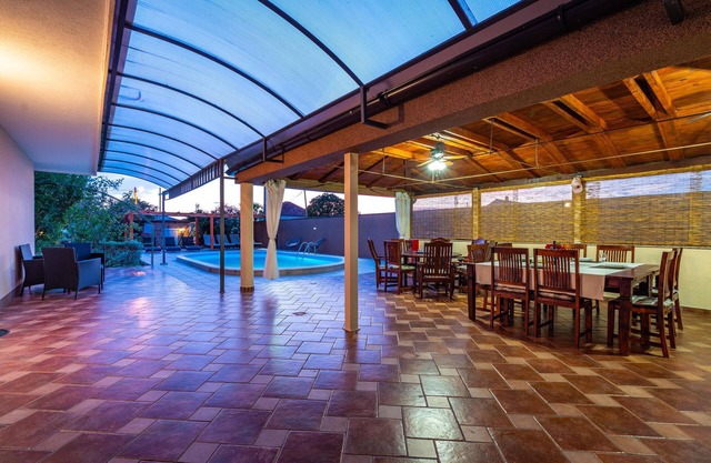 6 bedroom accommodation in Galovac