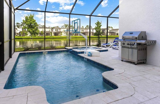 6 Bedroom Home at Villatel Orlando Resort - Private Pool, Arcade & Resort Perks