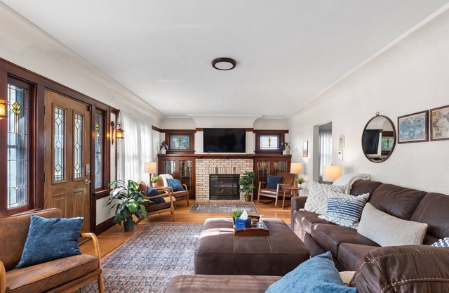 6 Bedroom Home I Bay View I Milwaukee