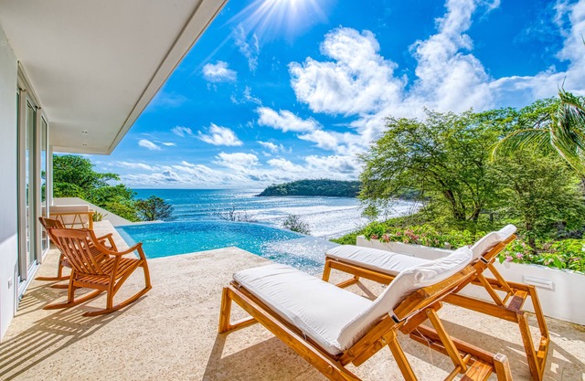 6 bedroom house on the surf beach Remanso! Introductory rates