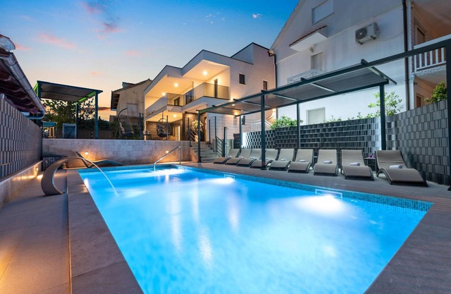 6 bedroom stunning home in Podglavica