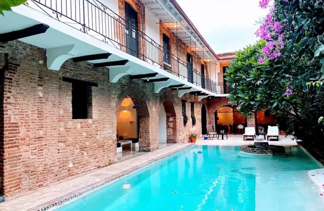6-bedroom villa in brilliant Santo Domingo with WiFi, AC, fitness room, pool.