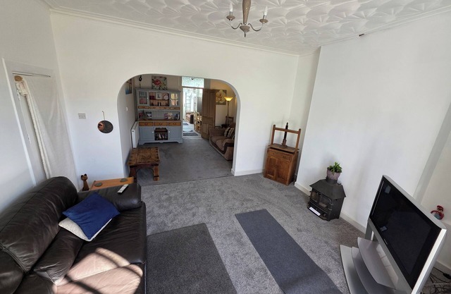 6 Guests-Free Public Parking-5 Min to Beach