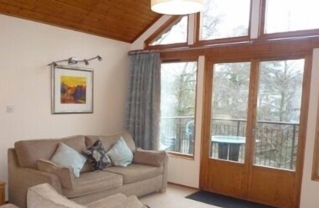 6 KESWICK BRIDGE, family friendly, with a garden in Keswick