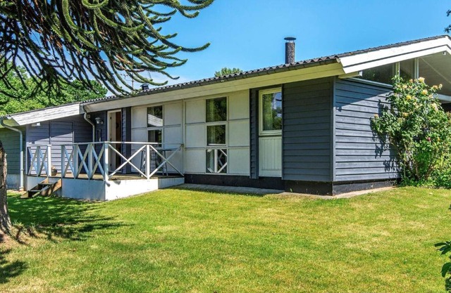 6 person holiday home in Augustenborg