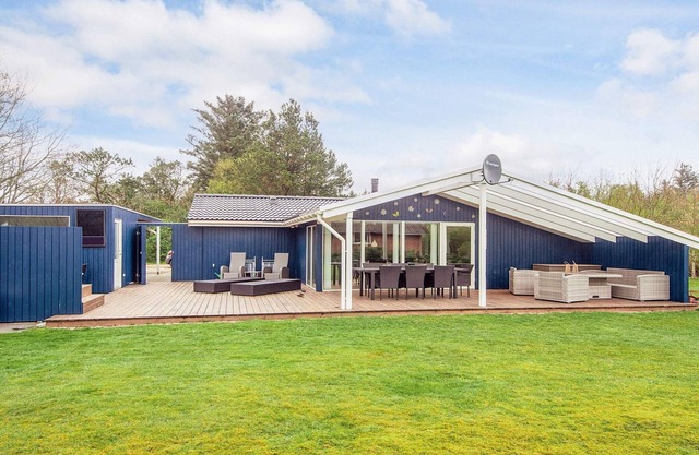 6 person holiday home in Ulfborg