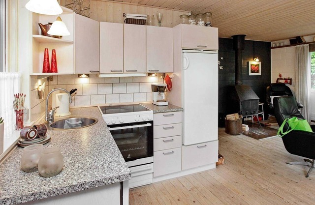 6 person holiday home in Roslev
