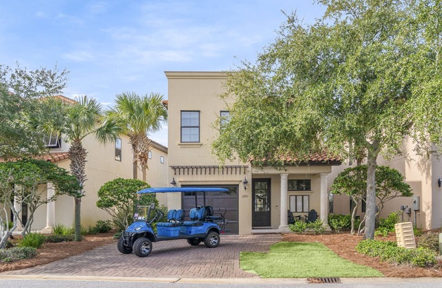 6 Seat Golf Cart ~ Pet Friendly ~ Golf Course View ~ Community Pool