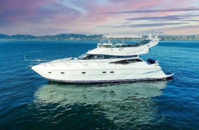 60' NEPTUNUS/DOUBLE DOWNSoothing yacht in Los Angeles