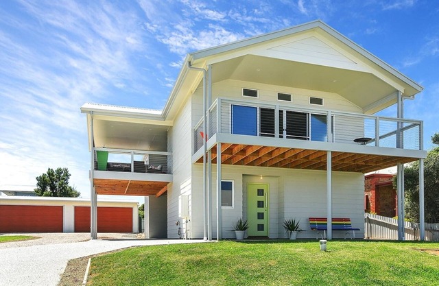 62 Castle Ave - Luxury - Near Beach