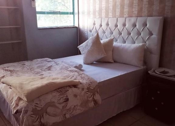 66 Anglers Rod Guesthouse