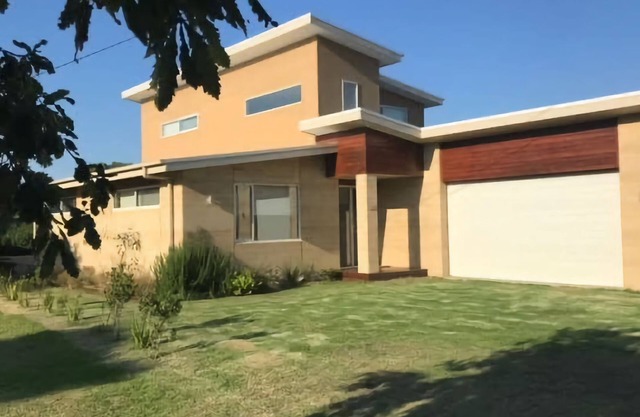 69 Beach Parade, Sandy Point