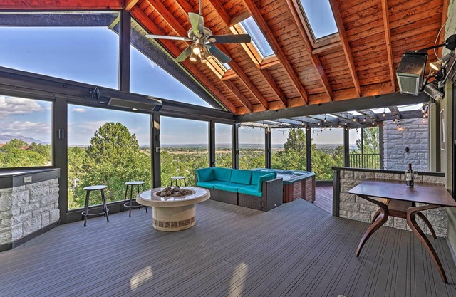 6BR Colorado Luxury Living - Panorama Mountain View & Hot Tub