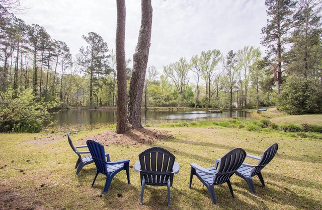 7-Acre Estate with Pond, Game Room & Gym