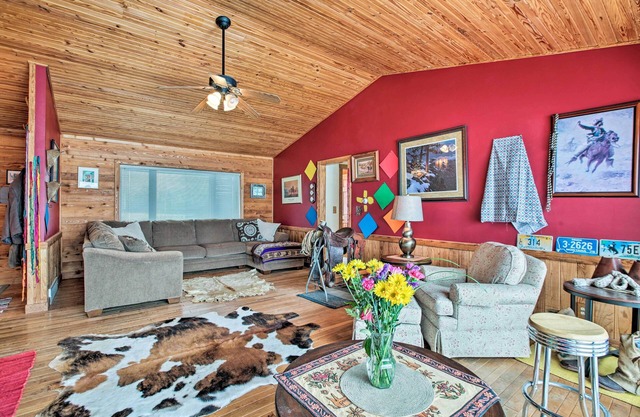 7-Acre Working Farm Near Lake Geneva: Pets Welcome