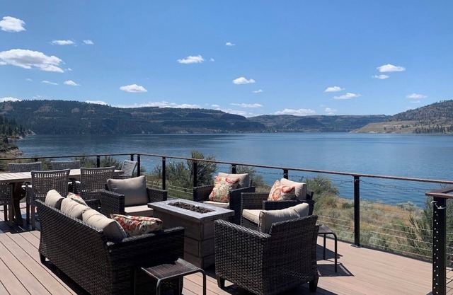 7 Bays home on Lake Roosevelt with great views and easy beach access.