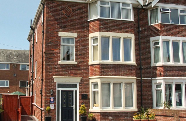 7 bedroom accommodation in Blackpool