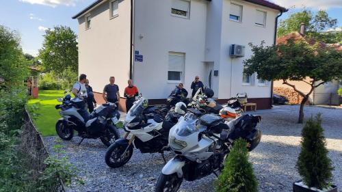 7 Kućica