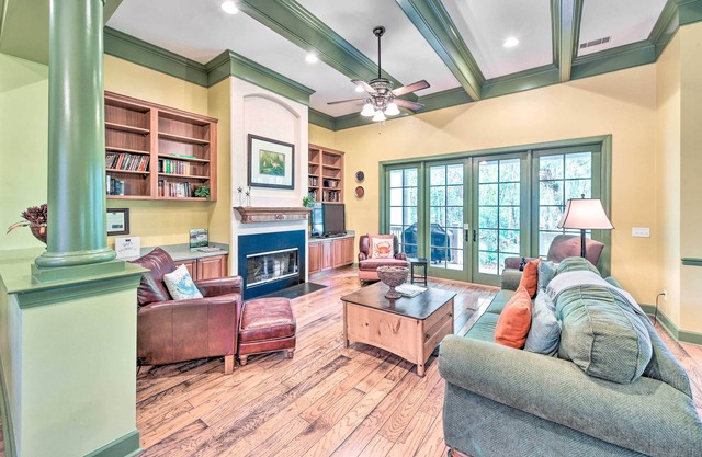 7 Mi to Beach: Bluffton Cottage w/Furnished Patio