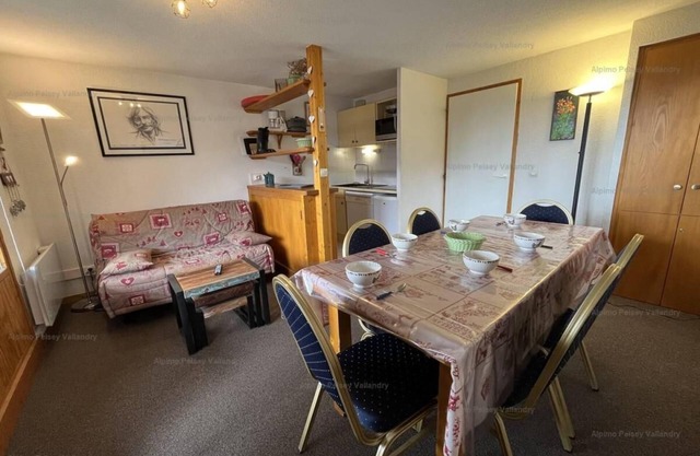 70m from ski slopes, 1st floor, balcony, tv, ski locker, 45m², Peisey-Vallandry