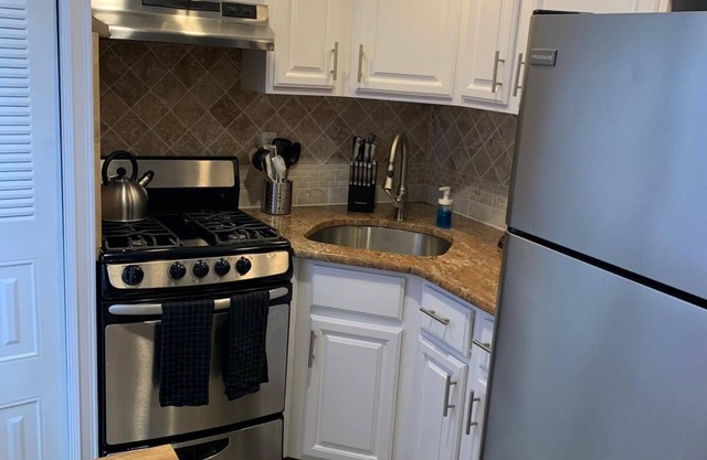 725 13th #3 · The comfy Spot 2bed Apt/25 min to Time Square
