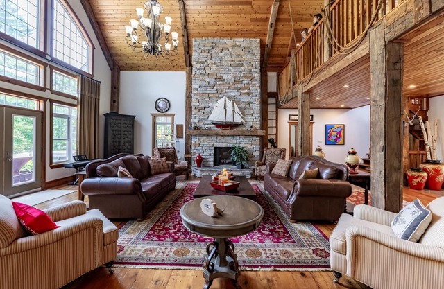 8 bed 5 bath cottage on Lake Muskoka, 9 acres!