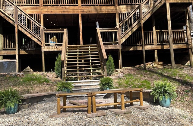 8 bedroom cabin in the woods! Big enough for the whole family.
