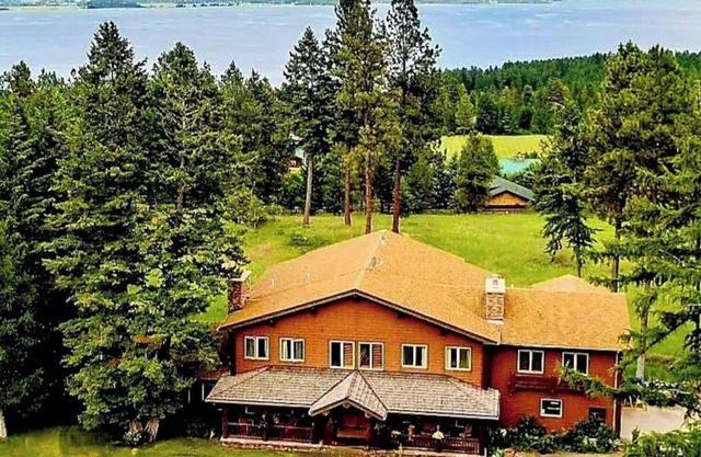 8 Bedroom Chalet Overlooking Dazzling Flathead Lake and Swan Mountain Range