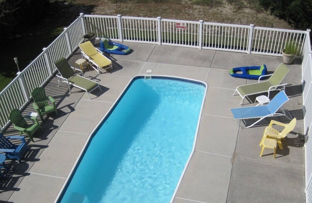 8 Bedrooms with Private Pool; Beautiful Sound and Ocean Views!