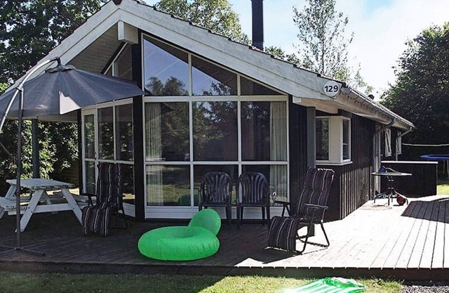 8 person holiday home in Hadsund