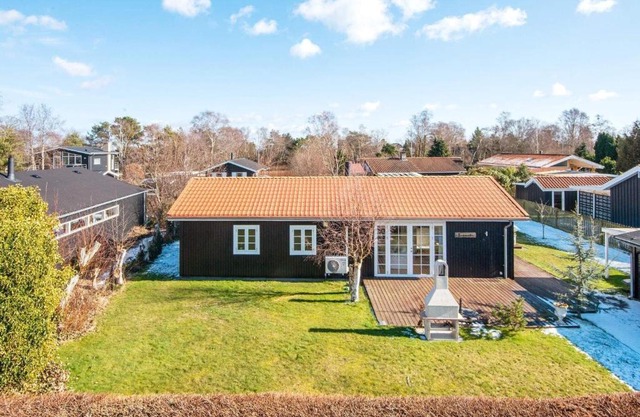 8 person holiday home in Grenaa