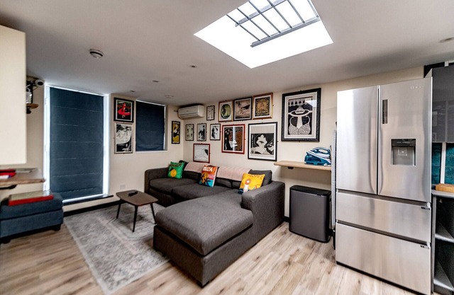 82A Dalston Lane Terrace