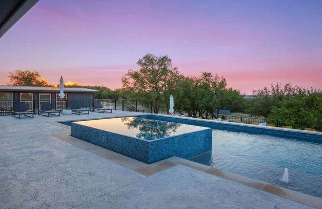 9 Bedroom | Sleeps 30 | Pool | Hot Tub | 5 Acres