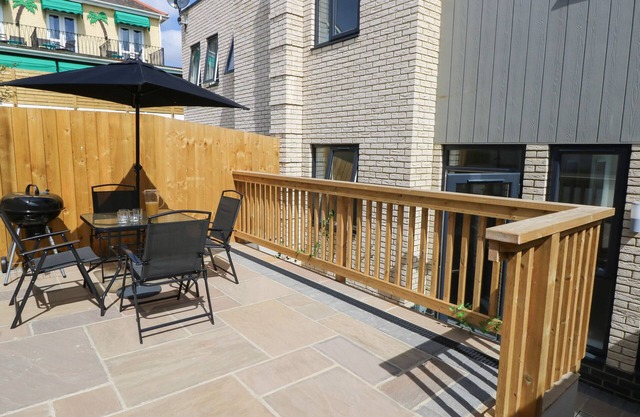 9 Breakwater Way