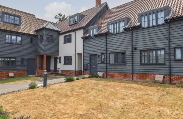 9 Oaks Court