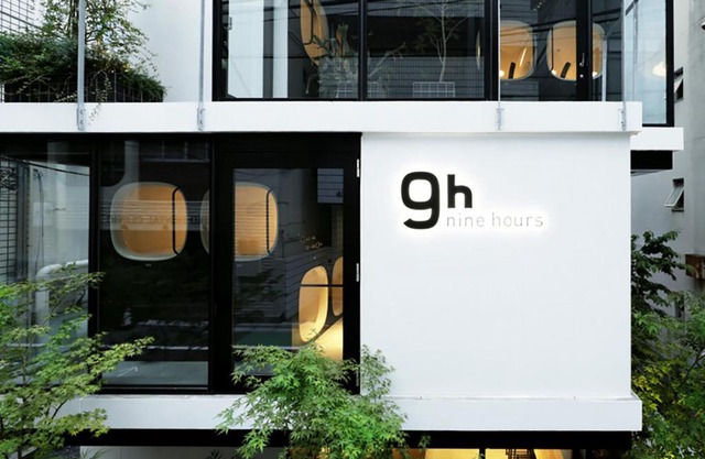 9h nine hours Akasaka