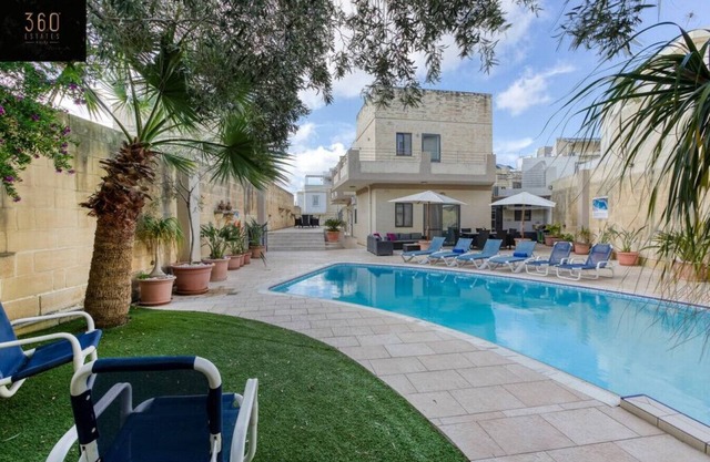 A beautiful 4BR villa with private pool & deck