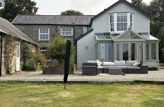 A beautiful spacious property that sleeps 8 and welcomes dogs