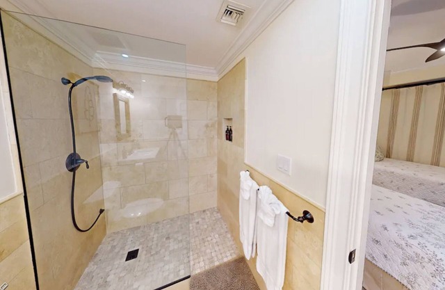 A beautiful 3BR/3 Bath, two-story condominium in Providenciales - 500m to Beach