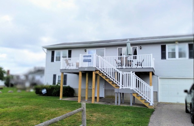 A/C 6Bd 2ba sleeps 12 walking distance Scarborough Beach Bonus rec-room w/bar