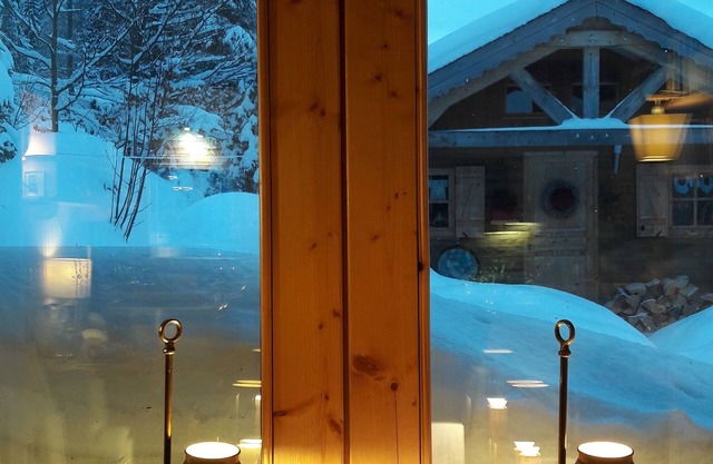 A CABANE D'ECRIVAINE: 200m from forest tracks and paths
