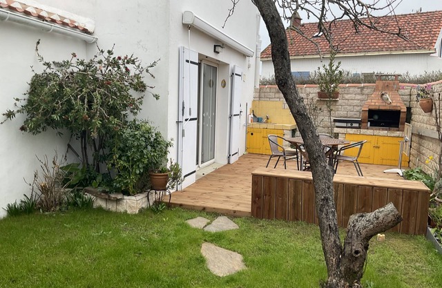 A Cinq Minutes a Pied de L'embarcadère Jolie Maison Équipée, au Calme