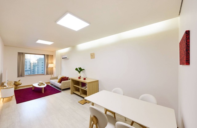 A clean two-bedroom home right in front of Seolleung Station