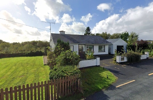 A comfortable bungalow within easy walking distance of Donegal Town.