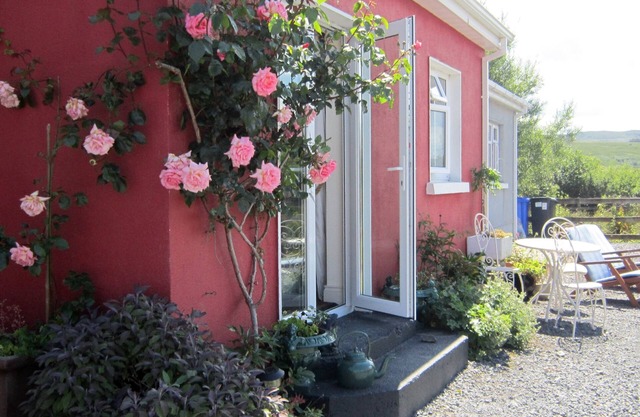 “A Comfy Cottage Right Out Of Beatrix Potter's World” Pet Friendly