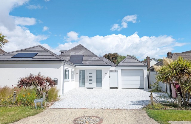 A family house that sleeps 8 guests in 4 bedrooms