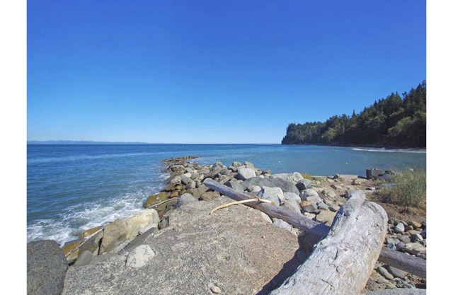 A-frame Beach Shack at T14 | 1 Bed, 1 Bath