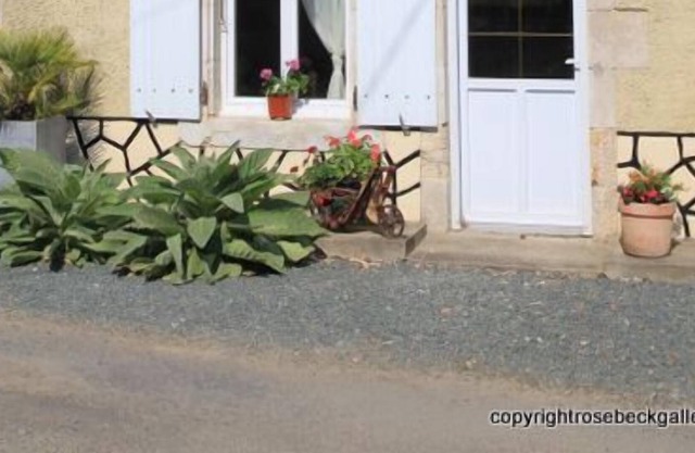 A Holiday Home in St Hilaire Du Bois Near Puy Du Fou And Vendée Beaches